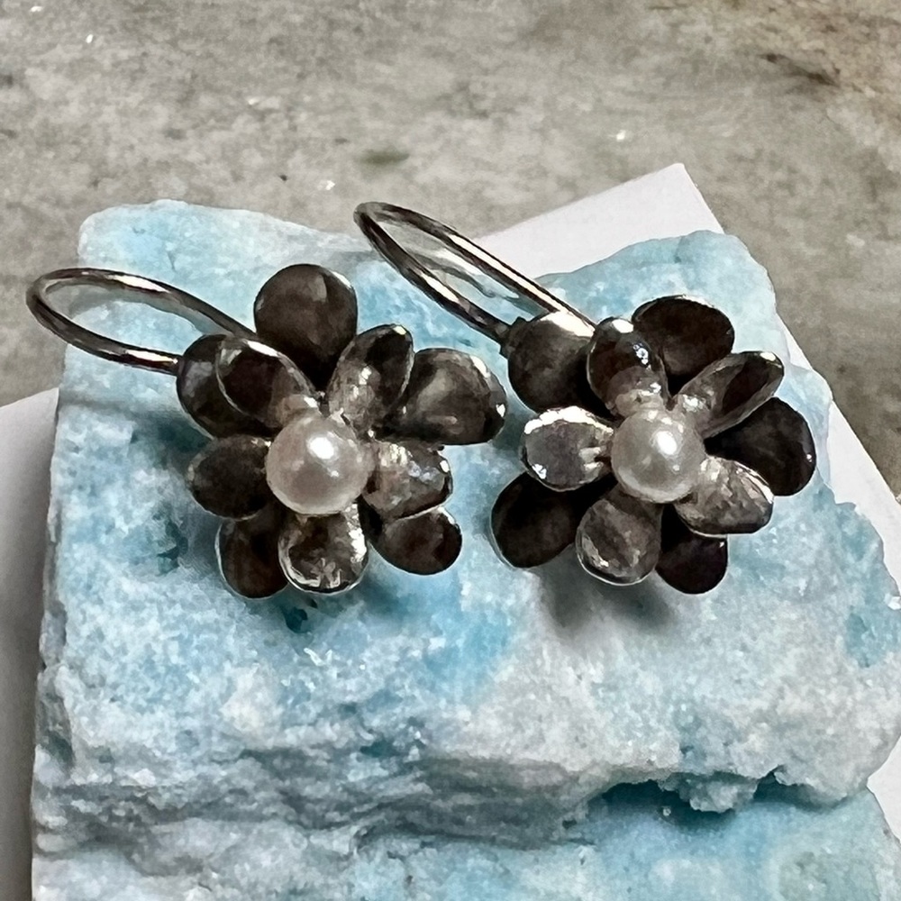 Silpada 925 Flower earrings